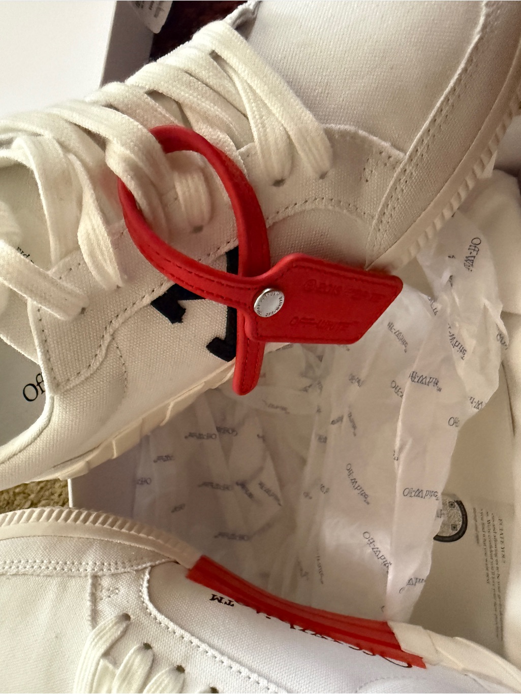 Off-White Women’s Cream Canvas Sneakers With Red Tag Accent